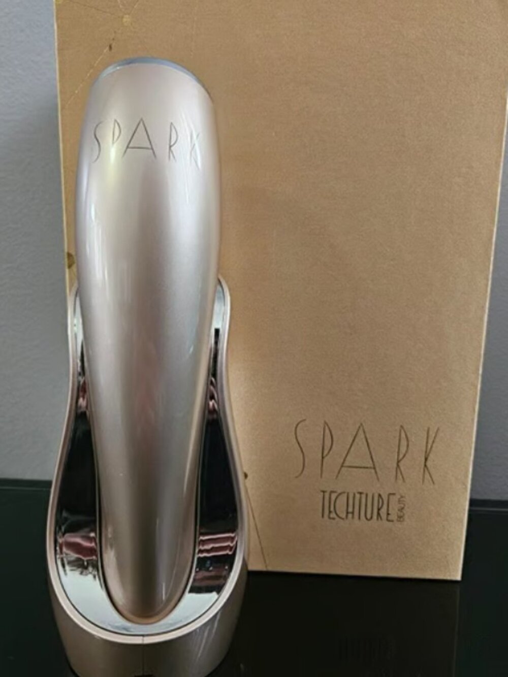Techture Beauty Spark Photon Beauty Tech-LED Anti-Aging Light Therapy Device-NEW